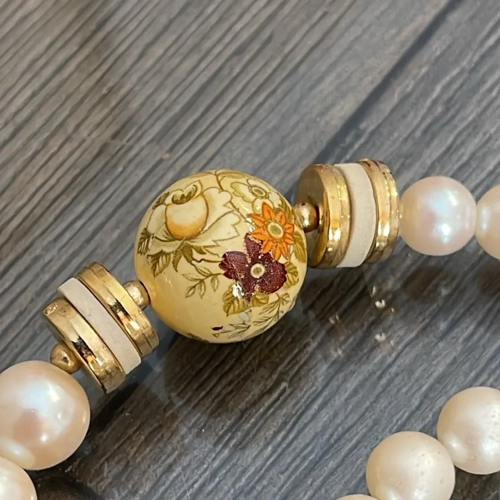 Vintage Japan Floral & Faux Pearl Beaded Necklace